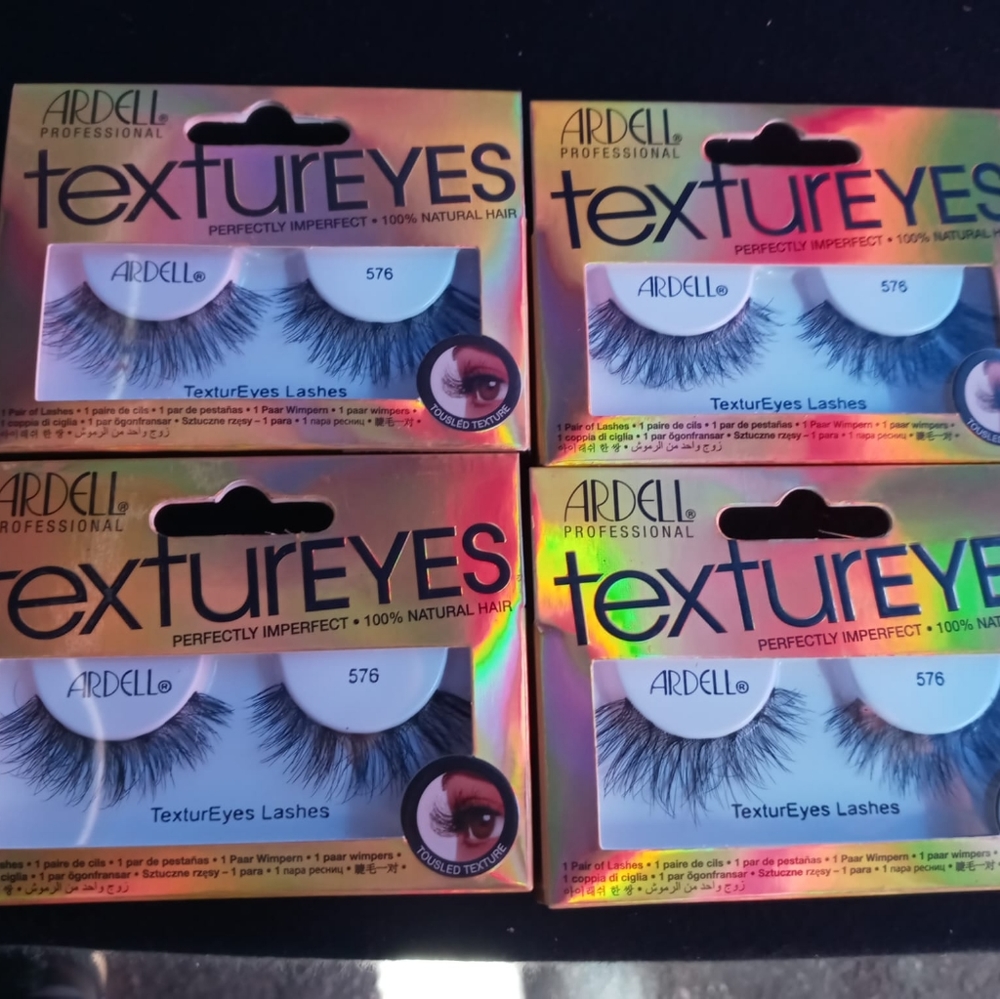 Lashes - Picture 3 of 3